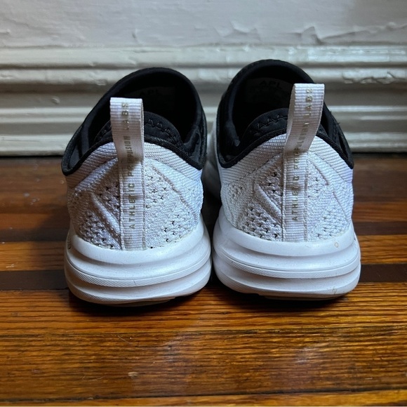 APL Tech Loom Phantom Sneaker, White and Black 8.5M - Picture 5 of 8